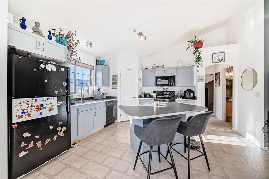 205-27 Everridge Square Sw, Calgary, AB - Indoor