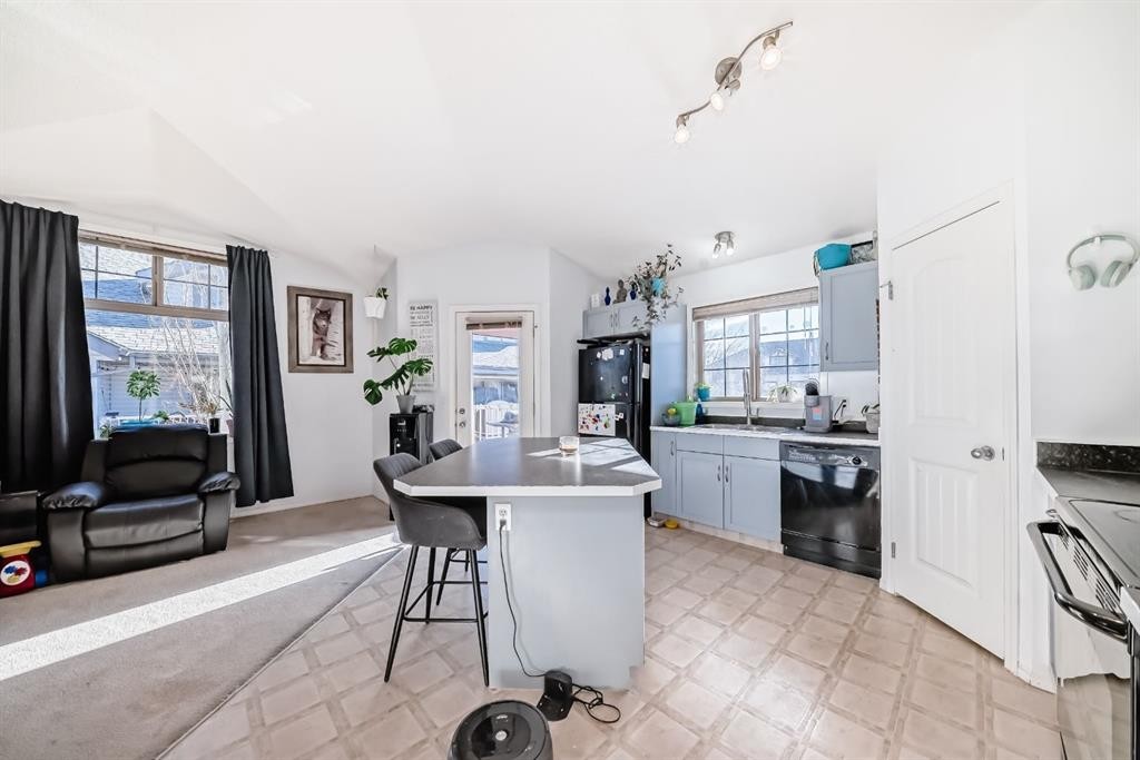 205-27 Everridge Square Sw, Calgary, AB - Indoor