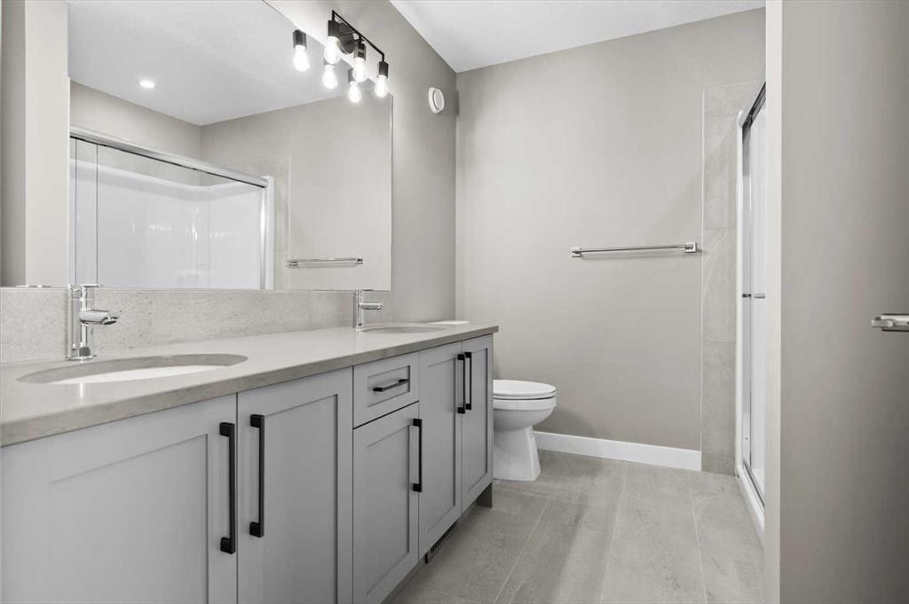 8 Topaz Place, Cochrane, AB - Indoor Photo Showing Bathroom