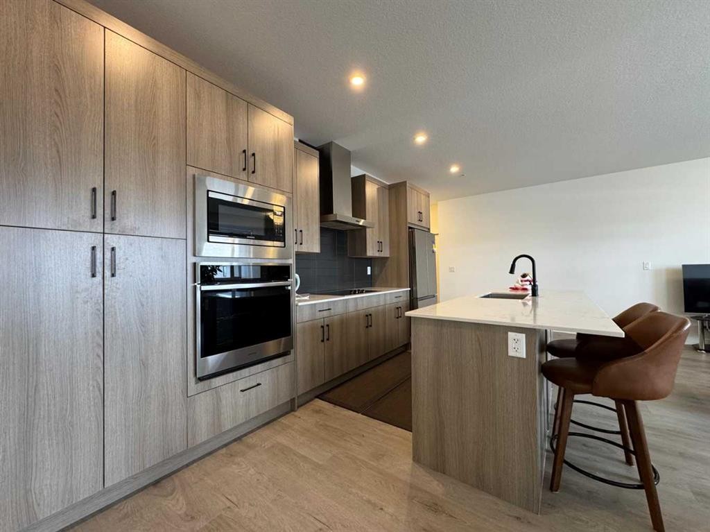 1207-55 Lucas Way Nw, Calgary, AB - Indoor Photo Showing Kitchen