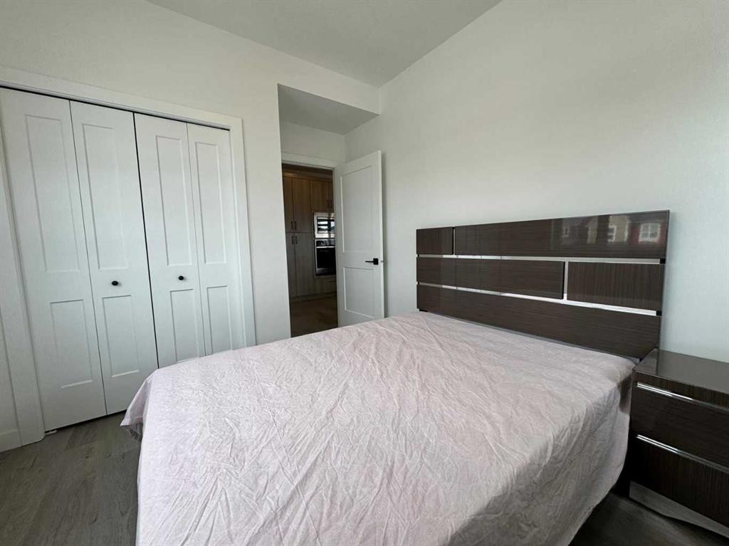 1207-55 Lucas Way Nw, Calgary, AB - Indoor Photo Showing Bedroom