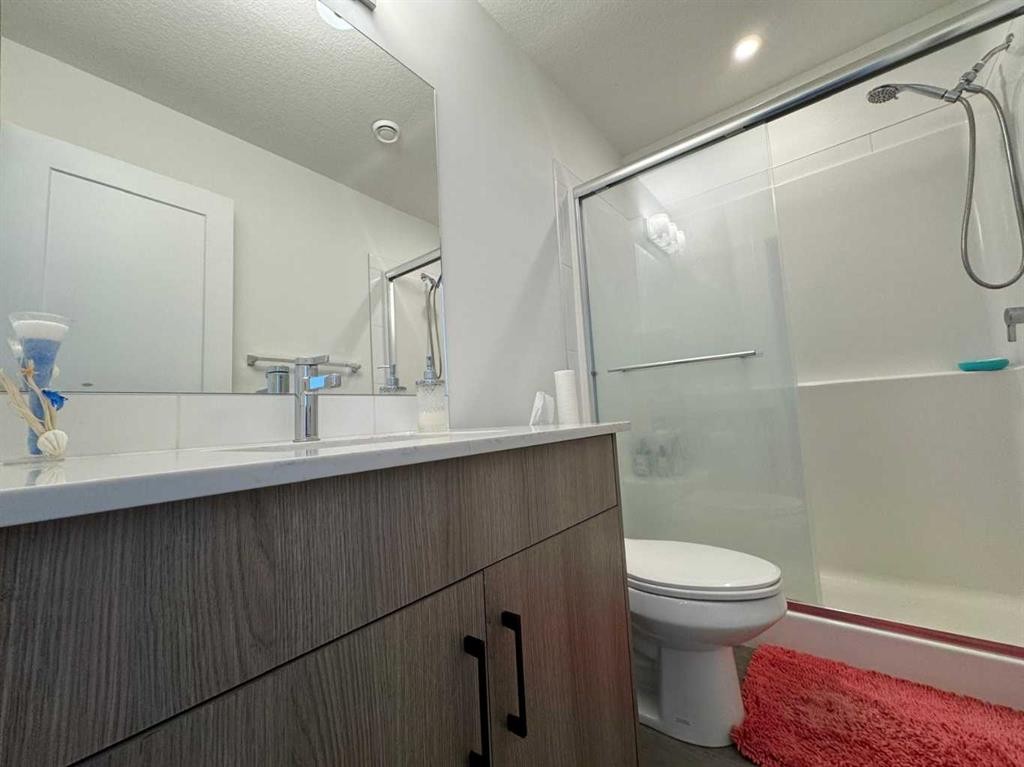 1207-55 Lucas Way Nw, Calgary, AB - Indoor Photo Showing Bathroom