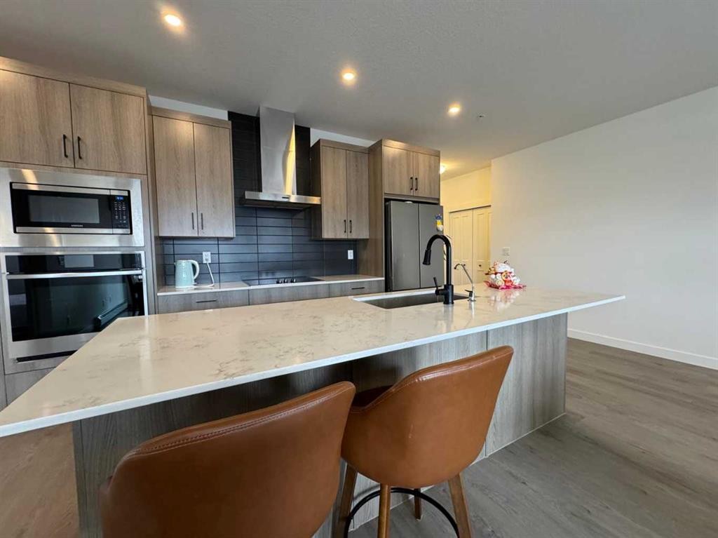 1207-55 Lucas Way Nw, Calgary, AB - Indoor Photo Showing Kitchen