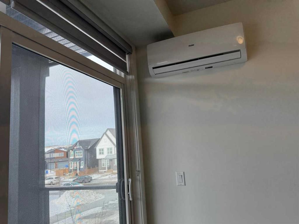 1207-55 Lucas Way Nw, Calgary, AB - Indoor Photo Showing Other Room