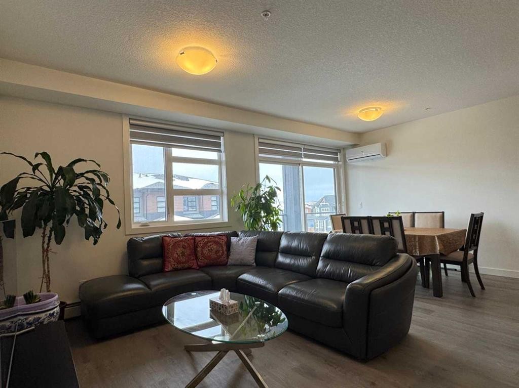 1207-55 Lucas Way Nw, Calgary, AB - Indoor Photo Showing Living Room