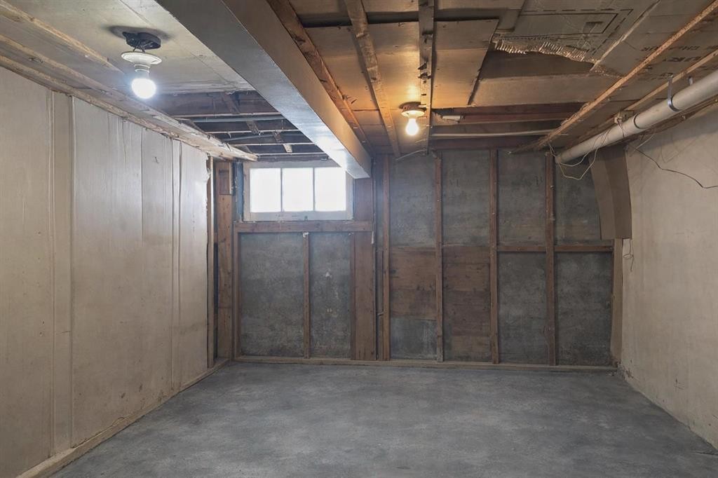 2311 22 Street, Nanton, AB - Indoor Photo Showing Basement