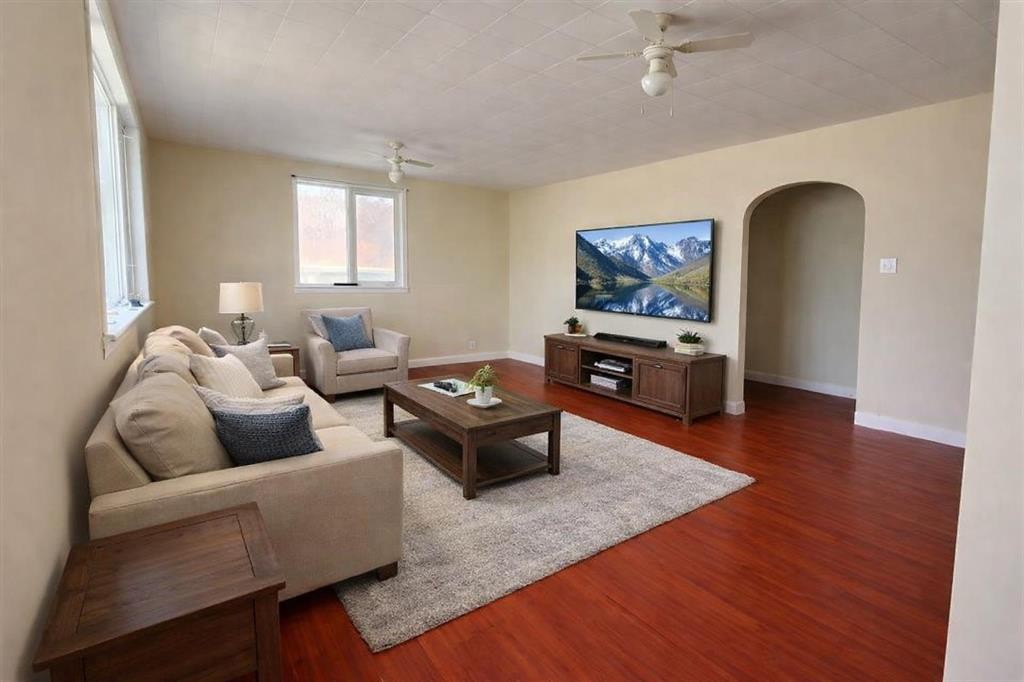 2311 22 Street, Nanton, AB - Indoor Photo Showing Living Room