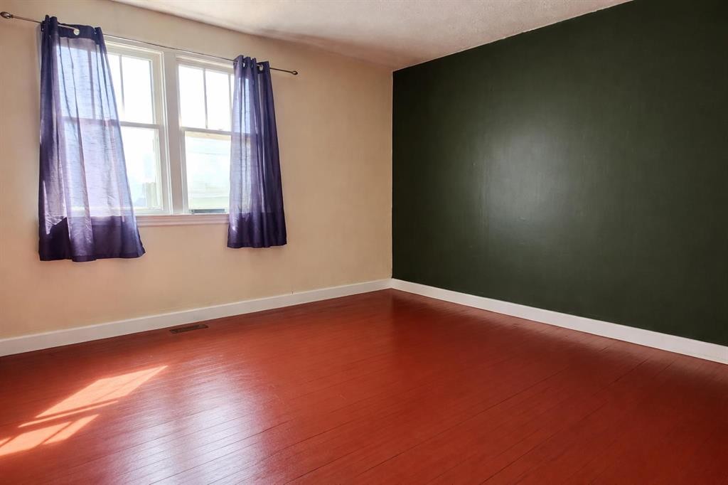 2311 22 Street, Nanton, AB - Indoor Photo Showing Other Room