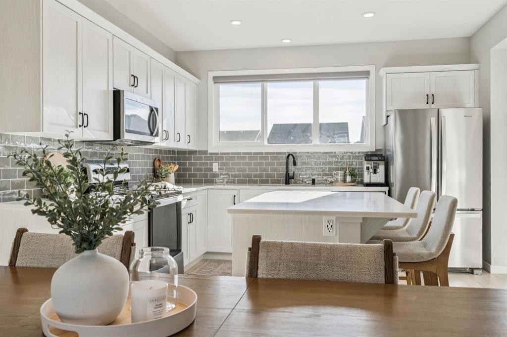 22 Precedence Glen, Cochrane, AB