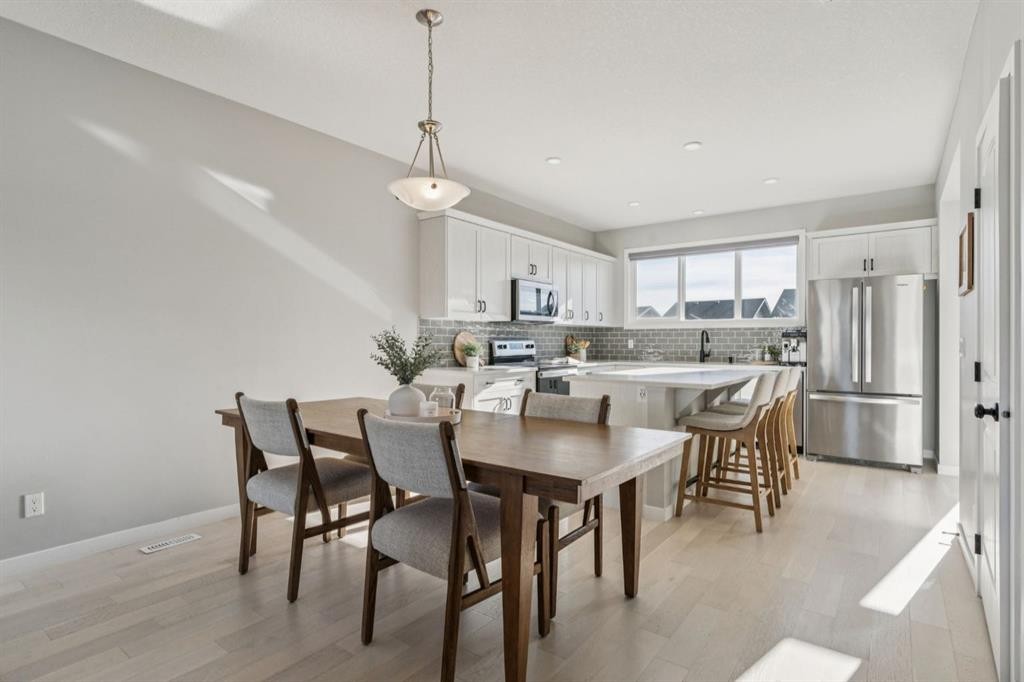 22 Precedence Glen, Cochrane, AB