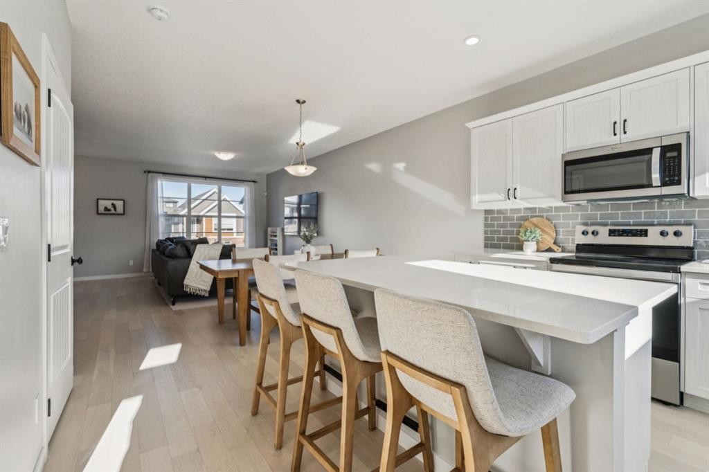 22 Precedence Glen, Cochrane, AB