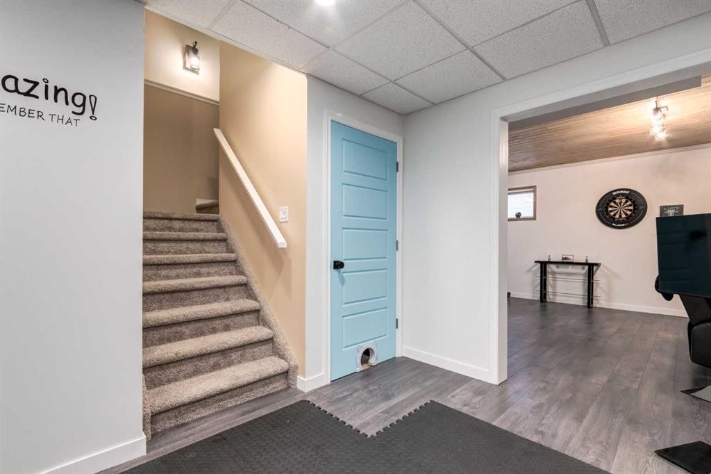 26 Mount Rae Terrace, Okotoks, AB - Indoor Photo Showing Other Room