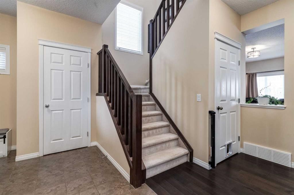 26 Mount Rae Terrace, Okotoks, AB - Indoor Photo Showing Other Room