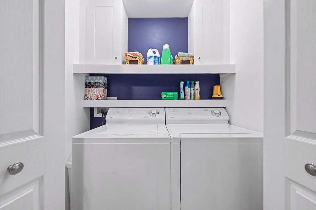 88 Somerside Common Sw, Calgary, AB - Indoor Photo Showing Laundry Room