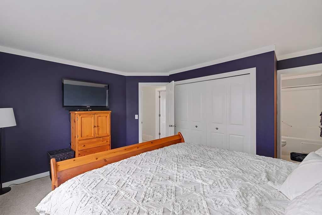 88 Somerside Common Sw, Calgary, AB - Indoor Photo Showing Bedroom
