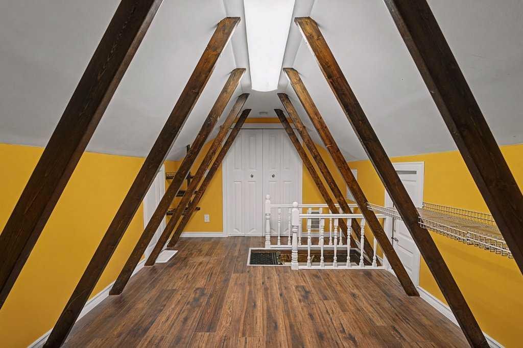 88 Somerside Common Sw, Calgary, AB - Indoor Photo Showing Other Room