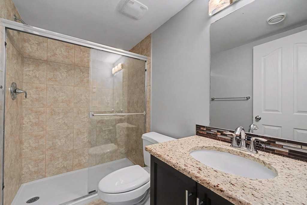 88 Somerside Common Sw, Calgary, AB - Indoor Photo Showing Bathroom