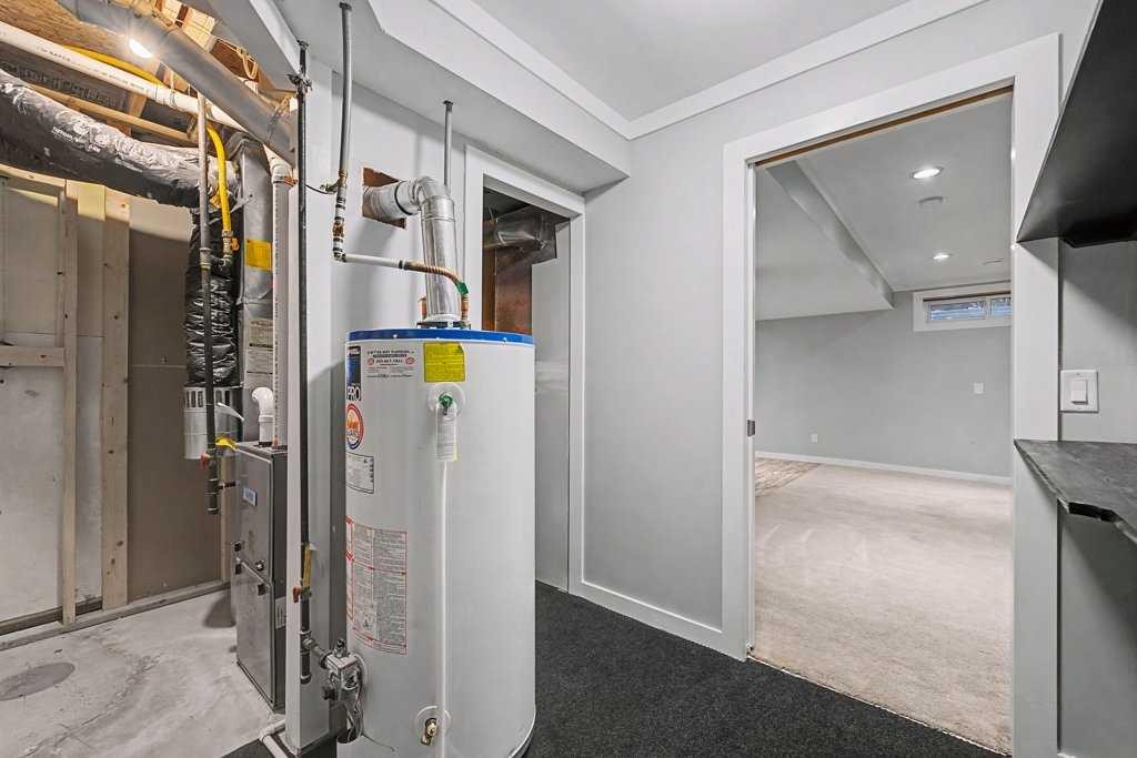 88 Somerside Common Sw, Calgary, AB - Indoor Photo Showing Basement