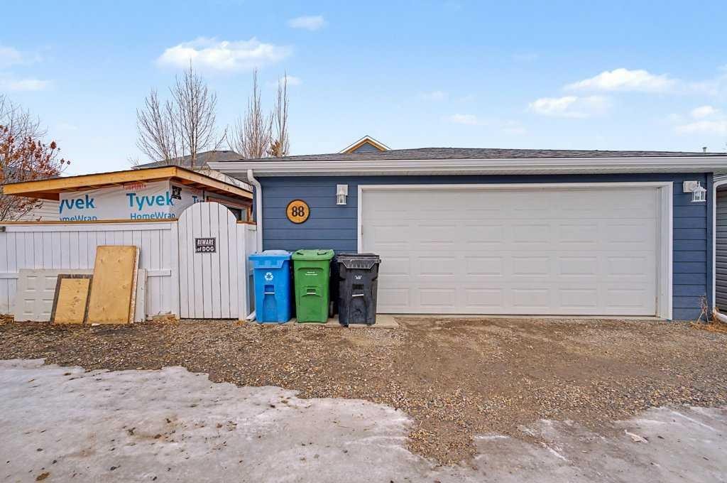 88 Somerside Common Sw, Calgary, AB - Outdoor