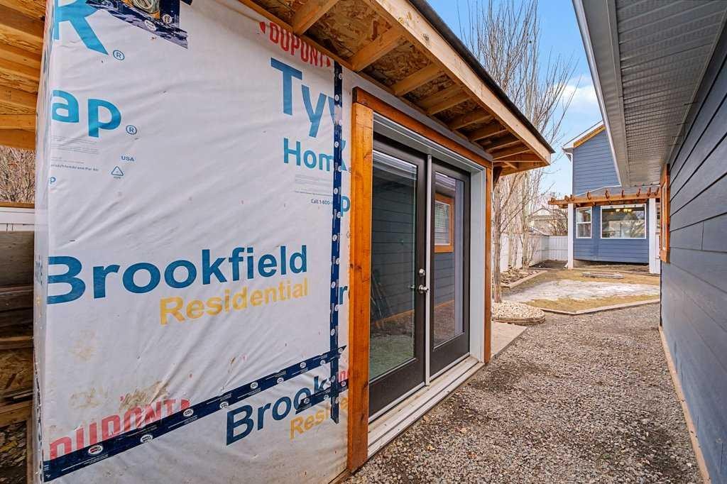 88 Somerside Common Sw, Calgary, AB - Outdoor