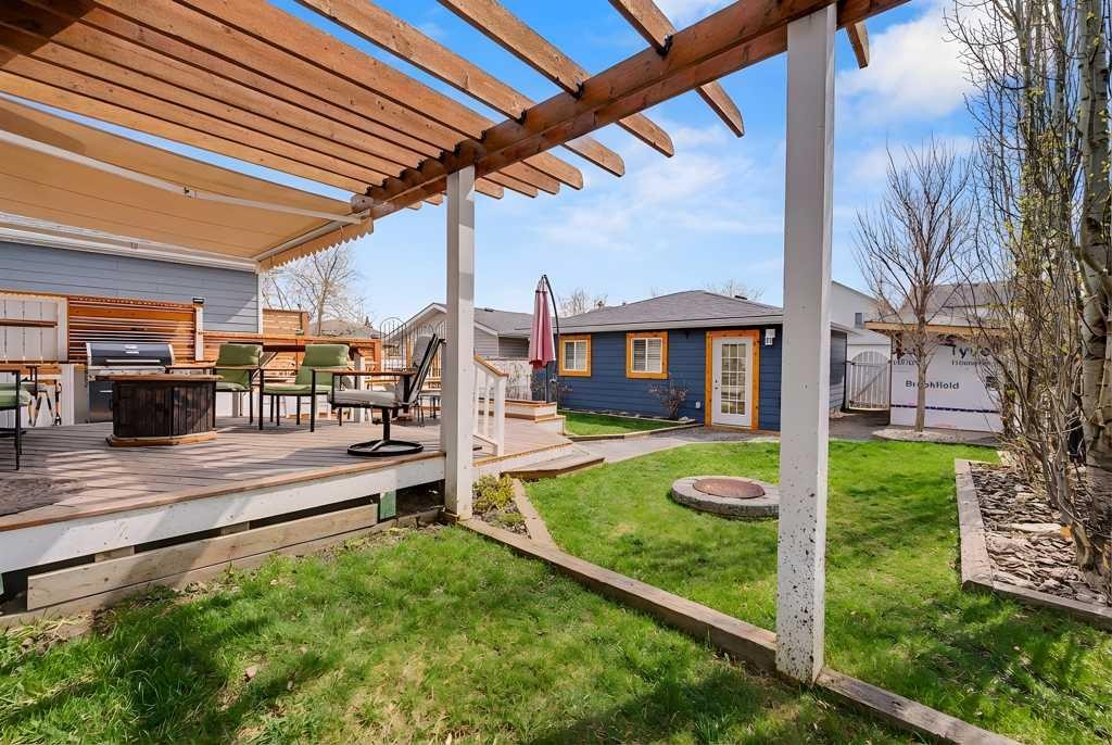 88 Somerside Common Sw, Calgary, AB - Outdoor With Deck Patio Veranda