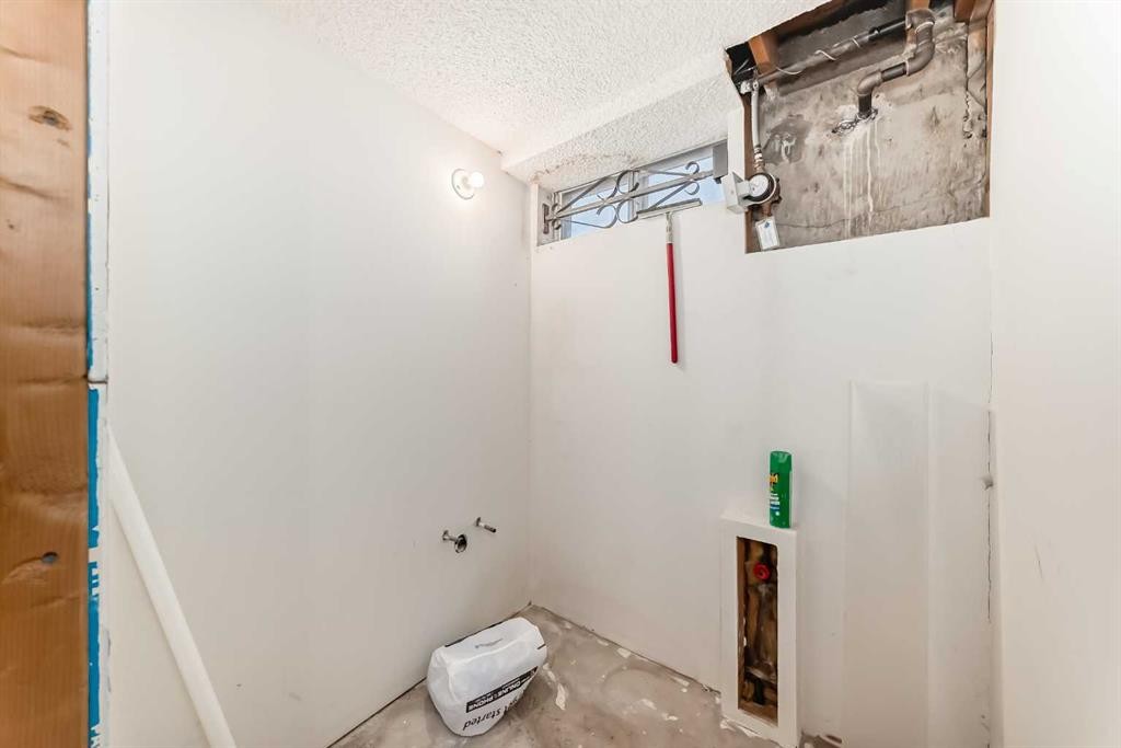 352 Malvern Close Ne, Calgary, AB - Indoor