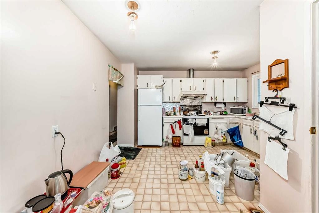 352 Malvern Close Ne, Calgary, AB - Indoor