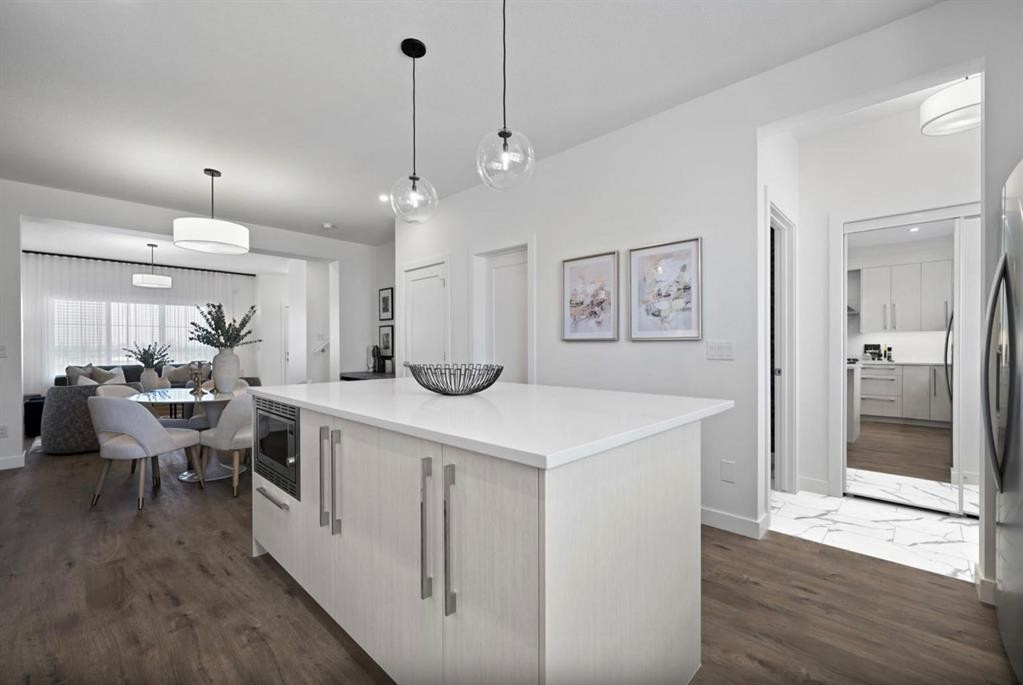 552 Lewisburg Place Ne, Calgary, AB - Indoor