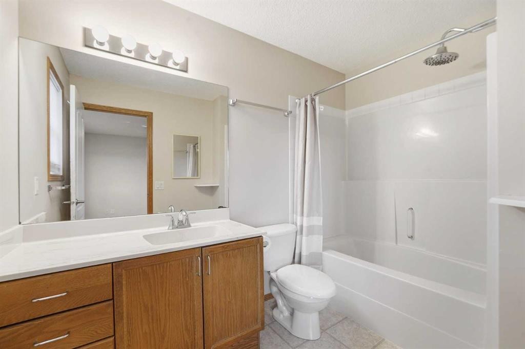 905 Arbour Lake Road Nw, Calgary, AB - Indoor Photo Showing Bathroom