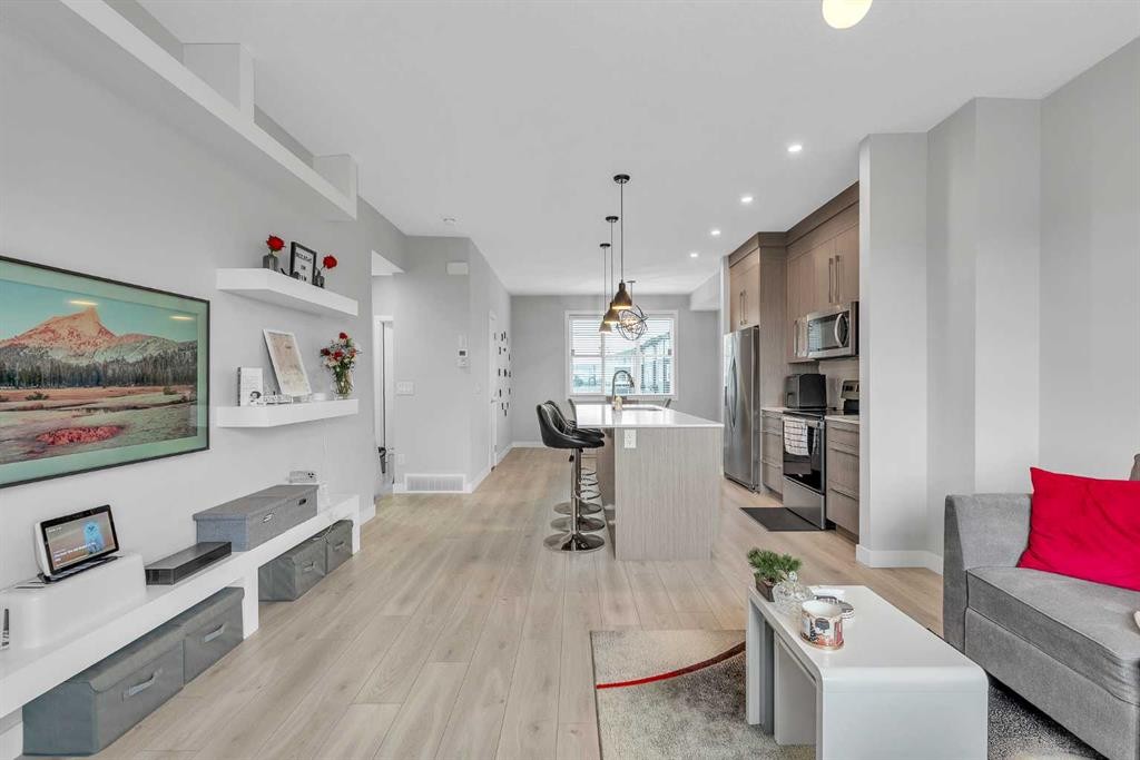 1713 Cornerstone Boulevard Ne, Calgary, AB - Indoor