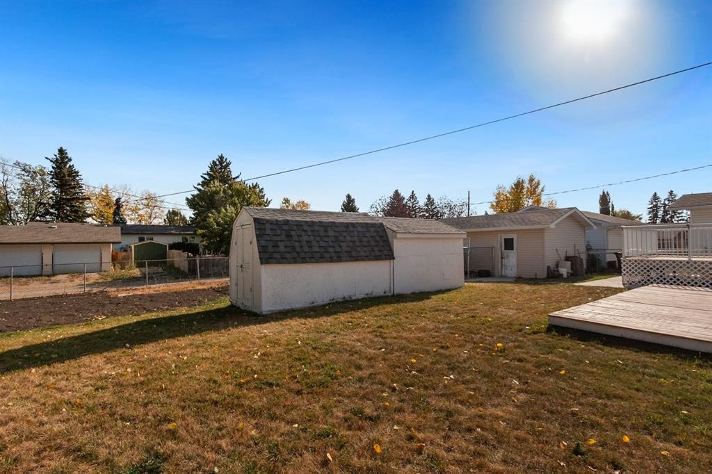 21 Pearson Place, Carstairs, AB - Outdoor