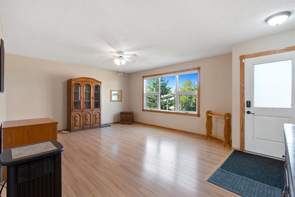 21 Pearson Place, Carstairs, AB - Indoor