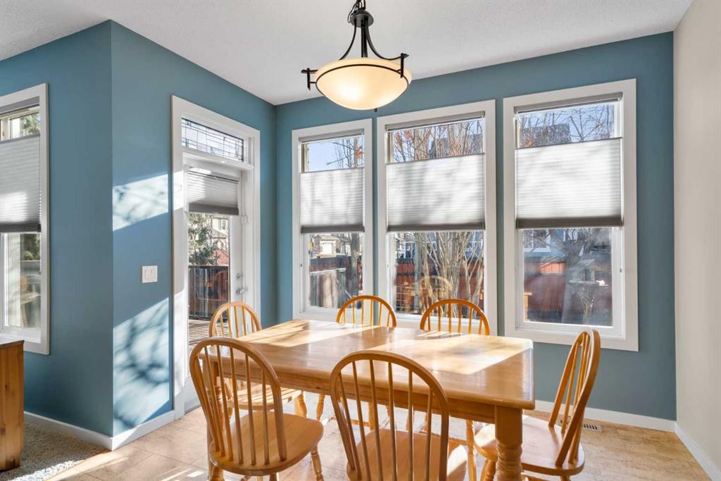 5 Mahogany Square Se, Calgary, AB - Indoor Photo Showing Dining Room