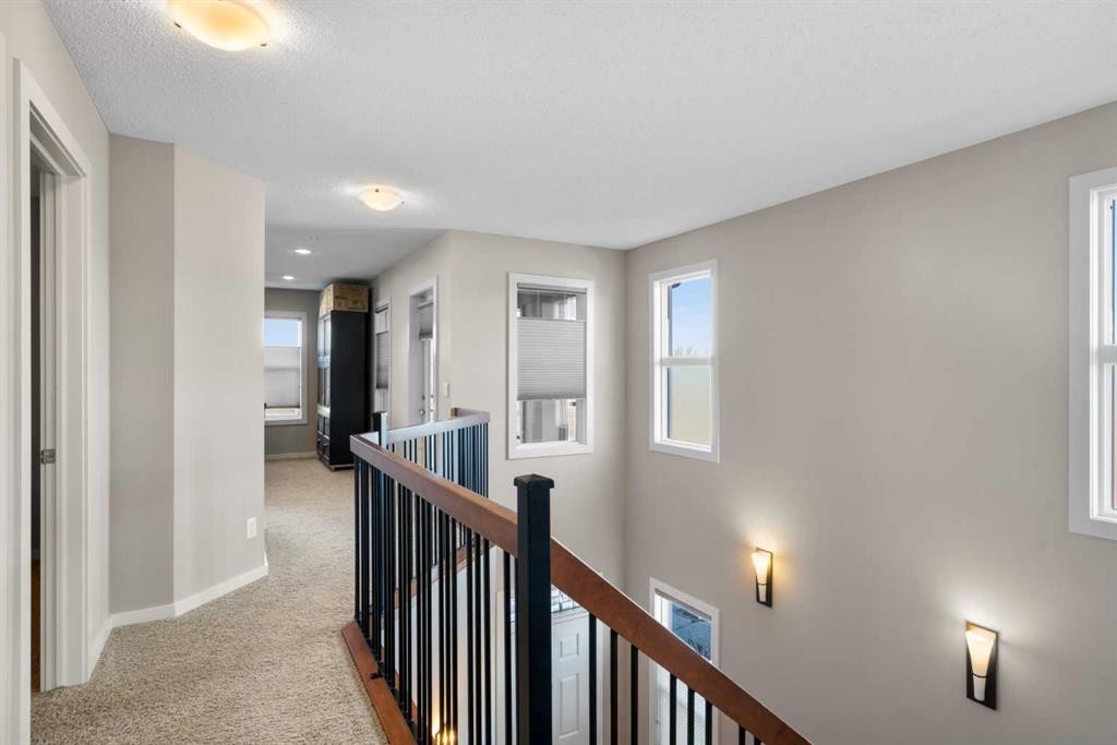 5 Mahogany Square Se, Calgary, AB - Indoor Photo Showing Other Room