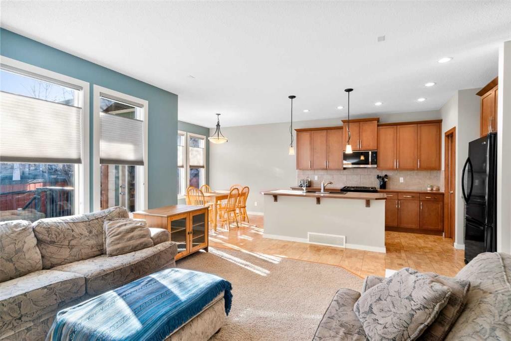 5 Mahogany Square Se, Calgary, AB - Indoor Photo Showing Other Room