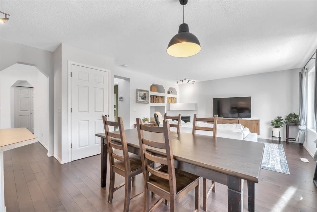 249 Mt.Douglas Circle Se, Calgary, AB - Indoor Photo Showing Dining Room