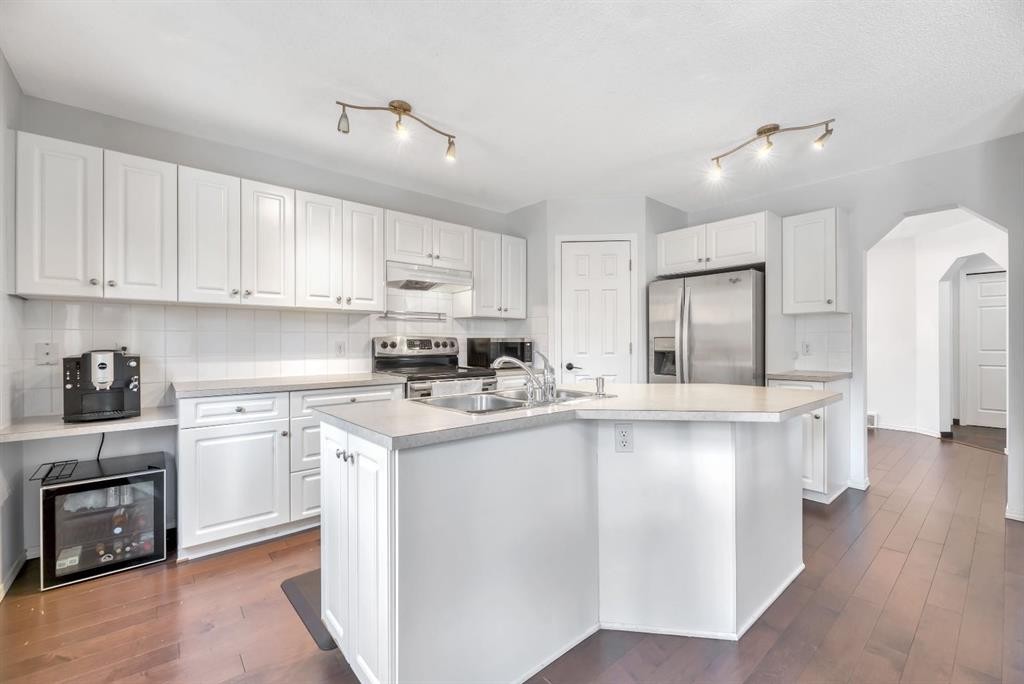 249 Mt.Douglas Circle Se, Calgary, AB - Indoor Photo Showing Kitchen With Upgraded Kitchen