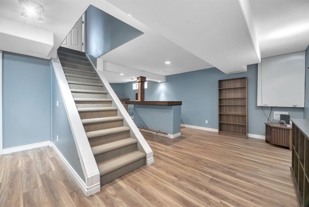 249 Mt.Douglas Circle Se, Calgary, AB - Indoor Photo Showing Other Room