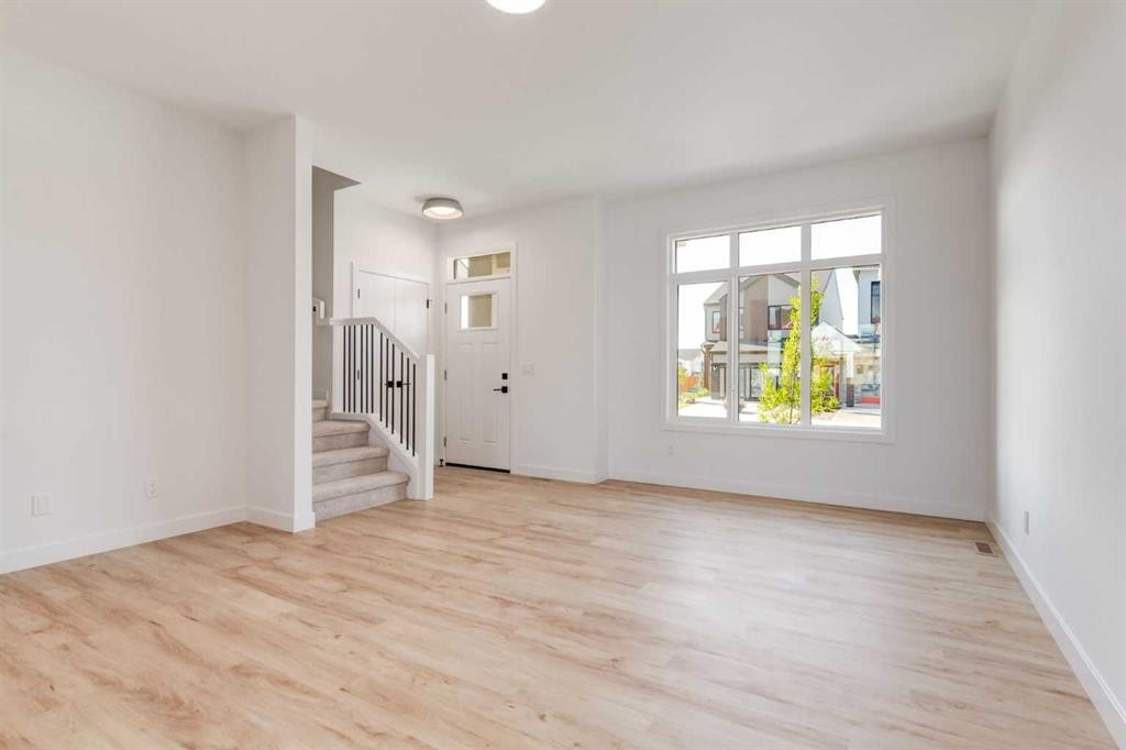 203 Tillotson Drive, Okotoks, AB - Indoor Photo Showing Other Room