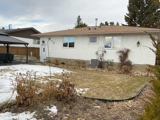 6311 Pineridge Road Ne, Calgary, AB - Outdoor