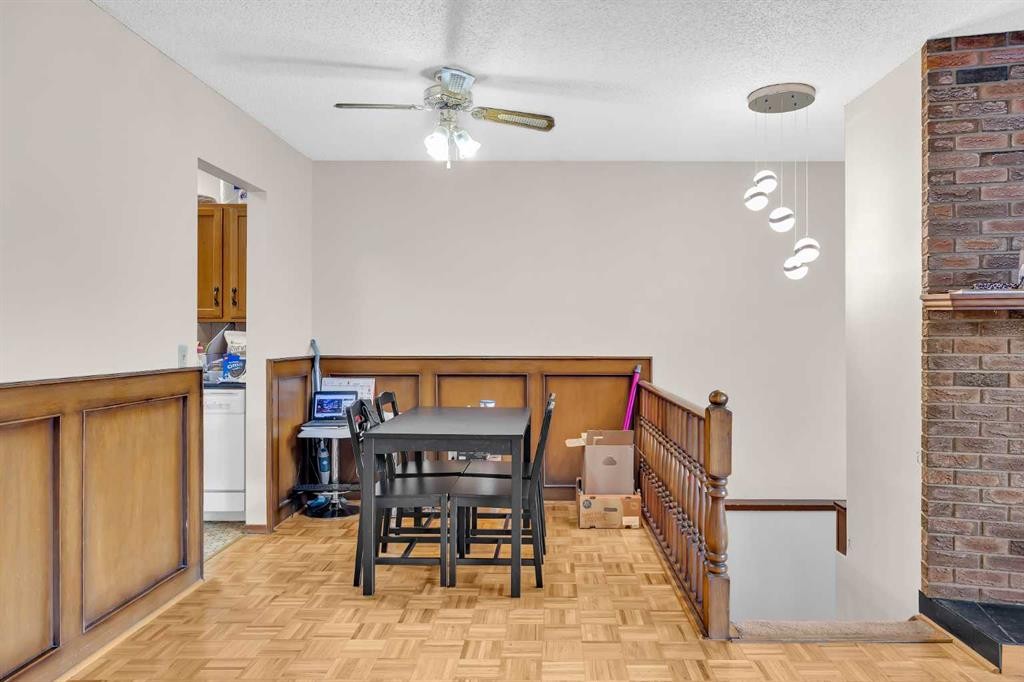 49 Beacham Way Nw, Calgary, AB - Indoor