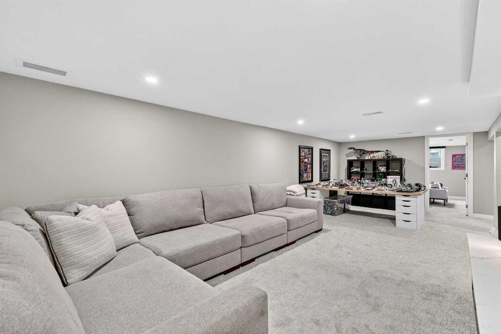 3231 25 Street Sw, Calgary, AB - Indoor Photo Showing Basement