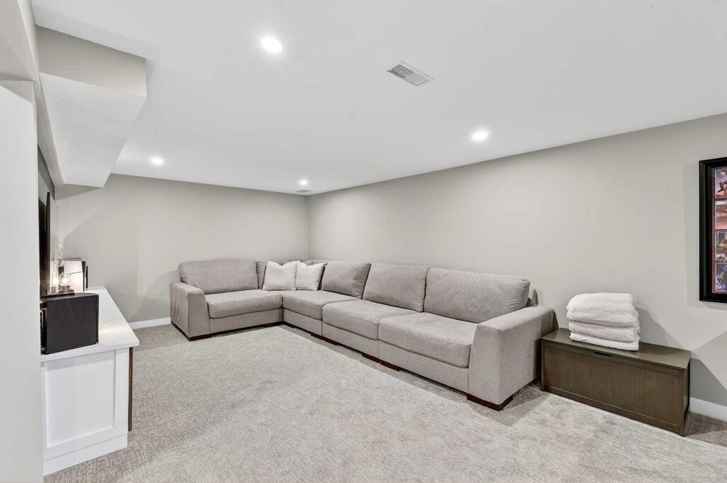 3231 25 Street Sw, Calgary, AB - Indoor