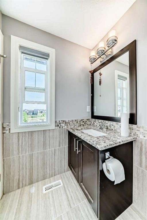 26 Saddlelake View Ne, Calgary, AB - Indoor Photo Showing Bathroom
