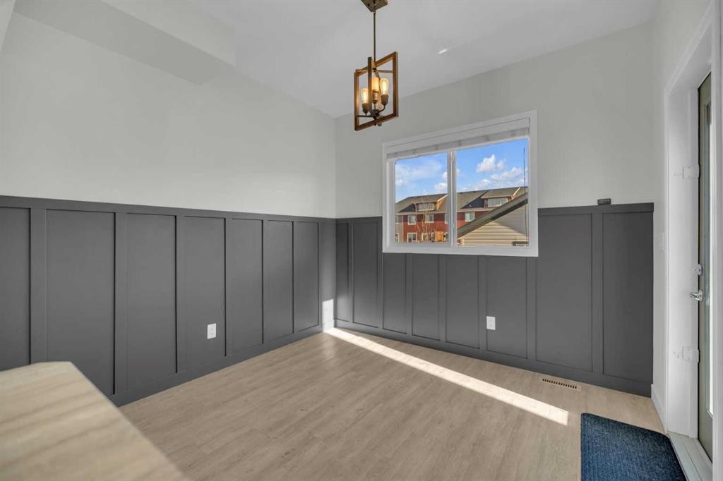 85 Reynolds Road, Sylvan Lake, AB - Indoor Photo Showing Other Room