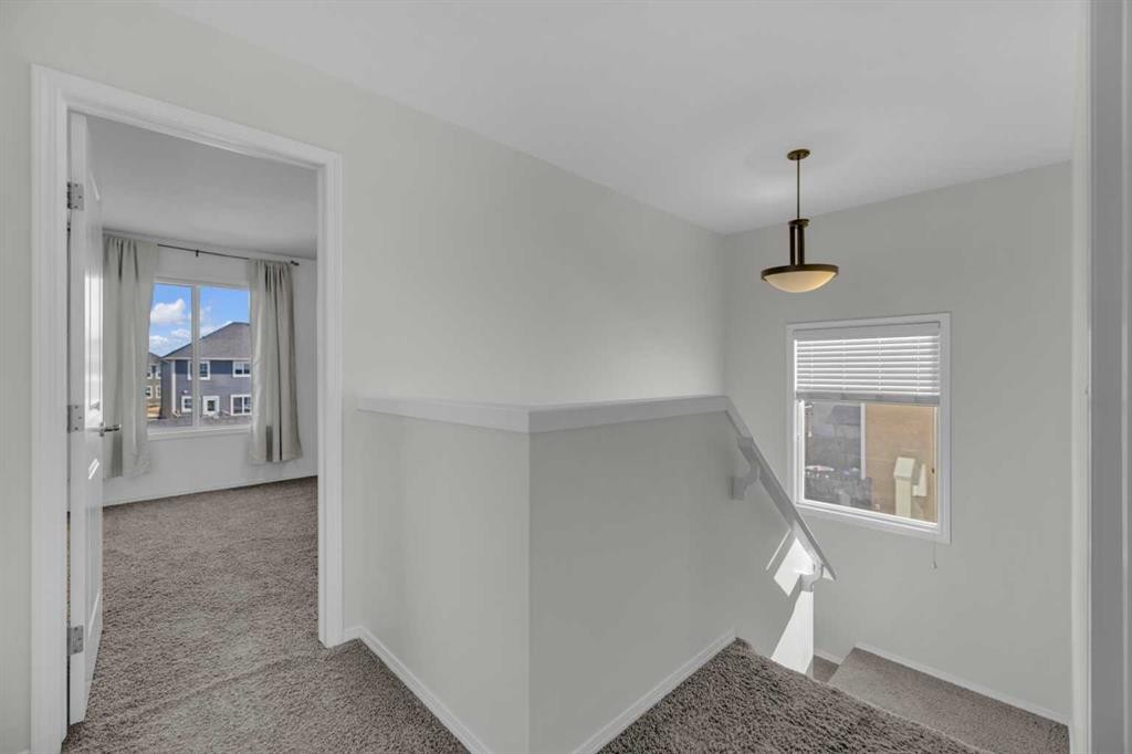 85 Reynolds Road, Sylvan Lake, AB - Indoor Photo Showing Other Room