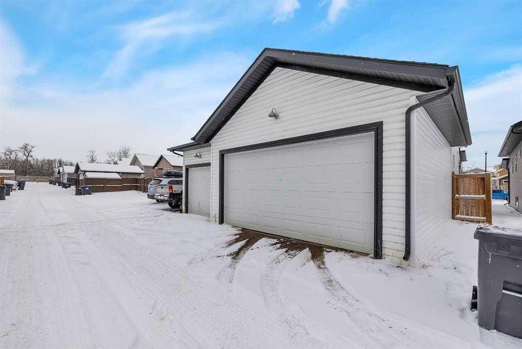 85 Reynolds Road, Sylvan Lake, AB - Outdoor With Exterior
