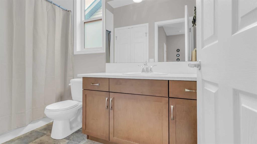 1120 Windhaven Close Sw, Airdrie, AB - Indoor Photo Showing Bathroom
