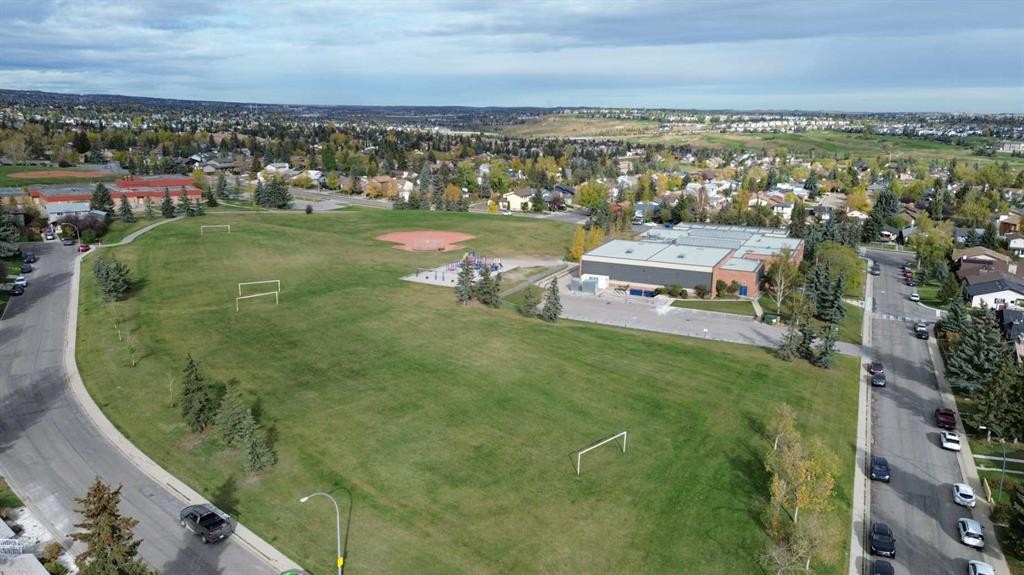 39 Bermuda Drive, Calgary, AB - Outdoor With View