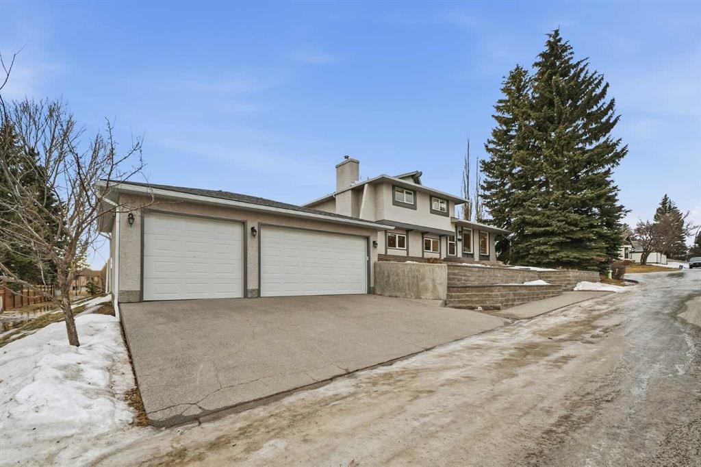 471 Dalmeny Hill Nw, Calgary, AB - Outdoor